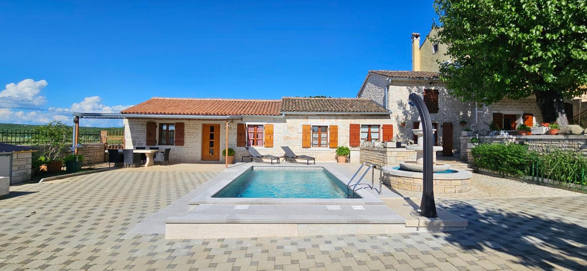 Apartments Vesna With Pool - New! Sveti Lovreč Pazenatički Bagian luar foto